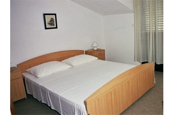 Croazia Privát Slatine, Interno